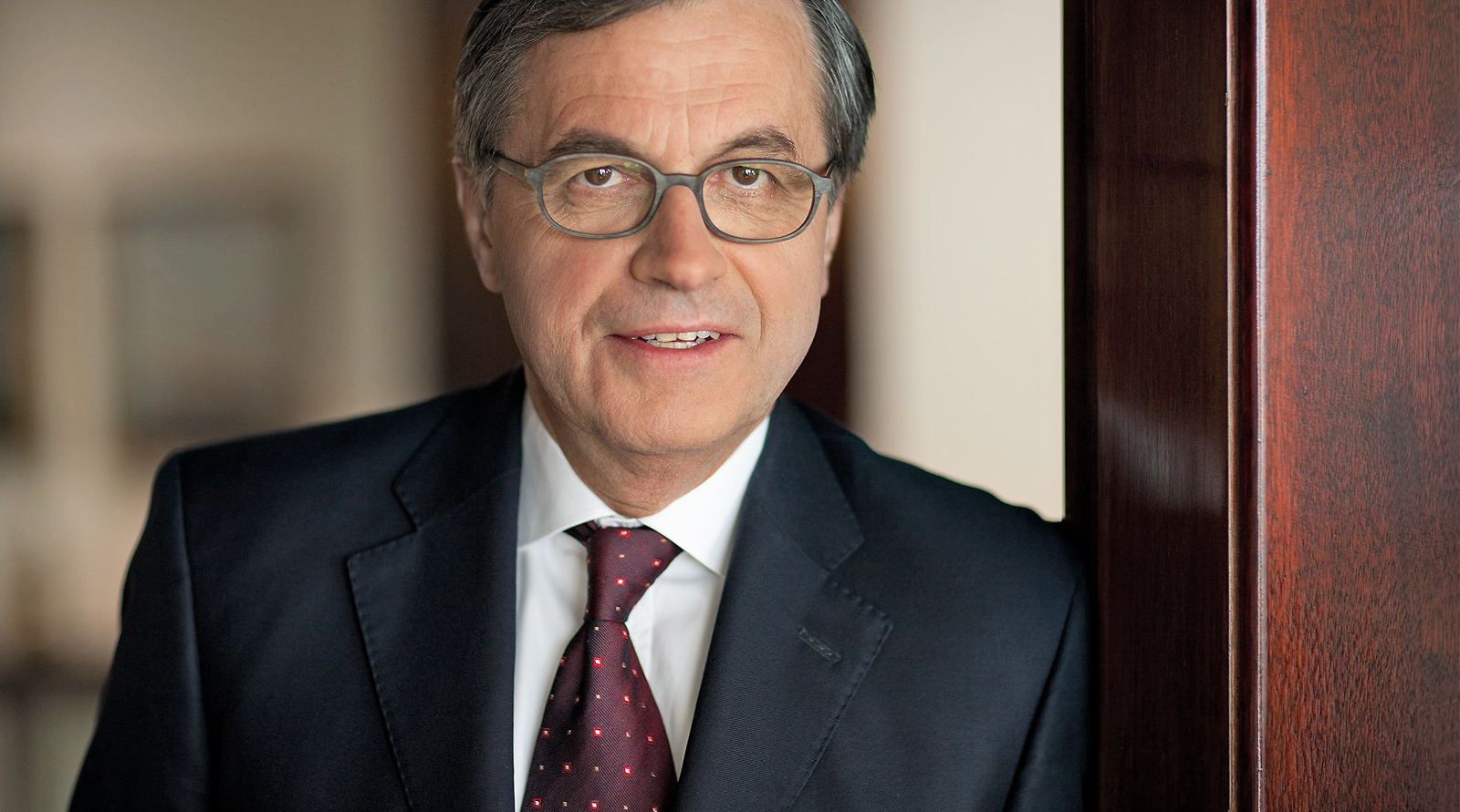 Aufsichtsratsvorsitzender: Dr. Ottmar Gast Aufsichtsratsvorsitzender: Dr. Ottmar Gast