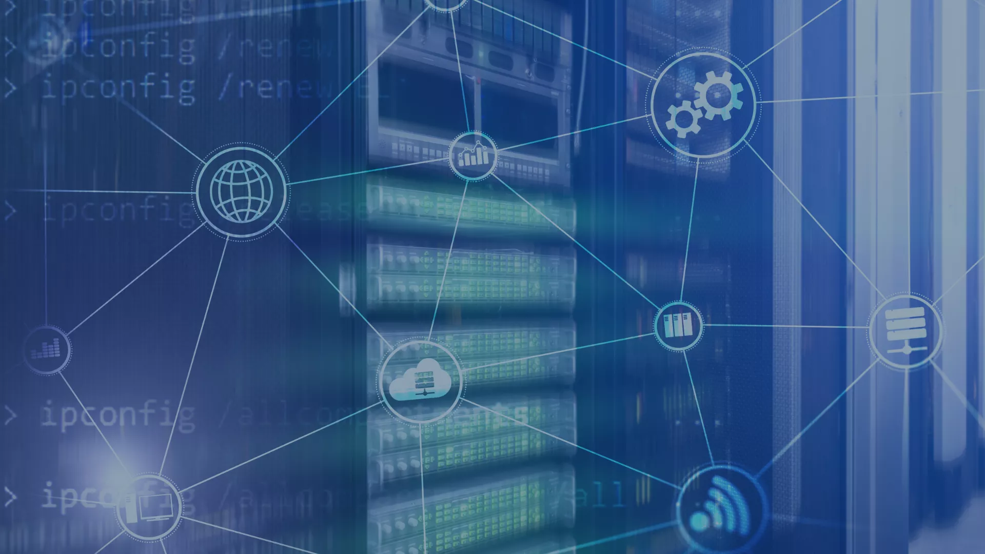 Eine blau getönte Abbildung, die ein Server-Rack mit leuchtenden Lichtern im Hintergrund zeigt. Über diesem Hintergrund liegt ein transparentes Netz aus verbundenen Linien und Symbolen, die IT-Konzepte darstellen, darunter ein Globus, Zahnräder, ein Diagramm, Cloud-Symbole und ein WLAN-Signal. Links sind überlagerte Befehlszeilen-Auszüge wie 'ipconfig /renew' zu sehen, die auf Netzwerkmanagement hinweisen. Das Gesamtbild vermittelt Konzepte von IT-Infrastruktur, Netzwerk und digitalem Management.